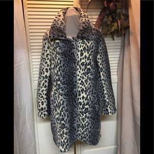 Chadwicks- Ombré grey faux leopard fur coat